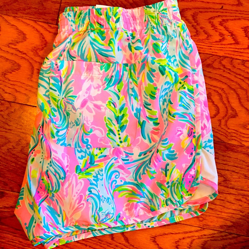 Lilly Pulitzer ocean trail short